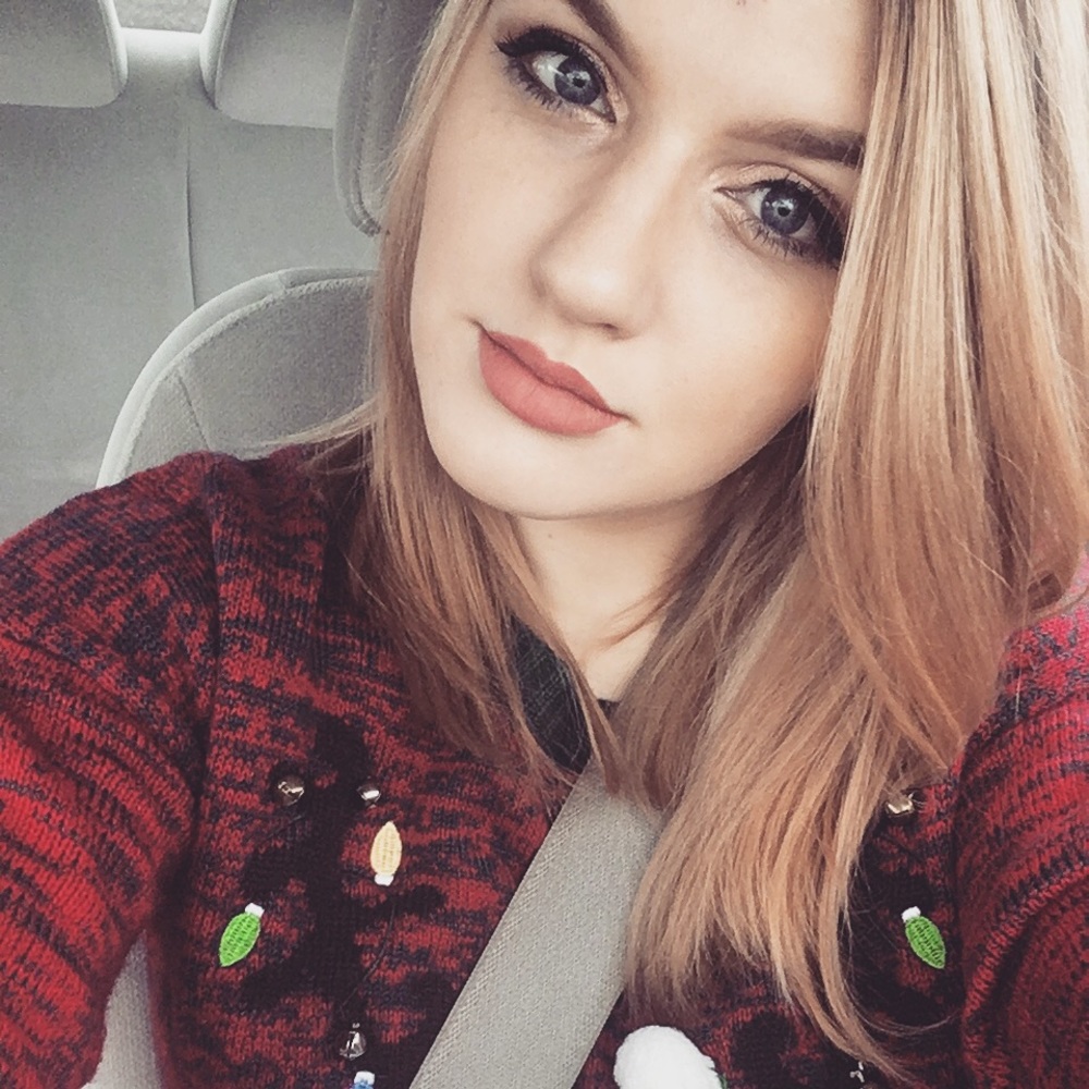 Meet your Posher, Hayley